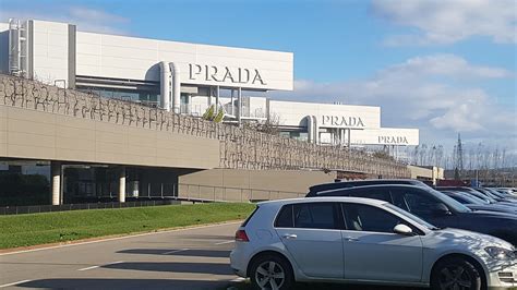 outlet prada montevarchi orari